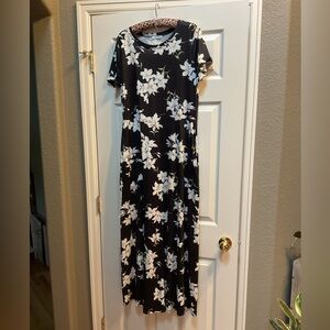 Black and white floral print  dress with pockets xl